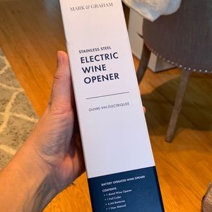 Fabfitfun winter 2022 electric wine opener